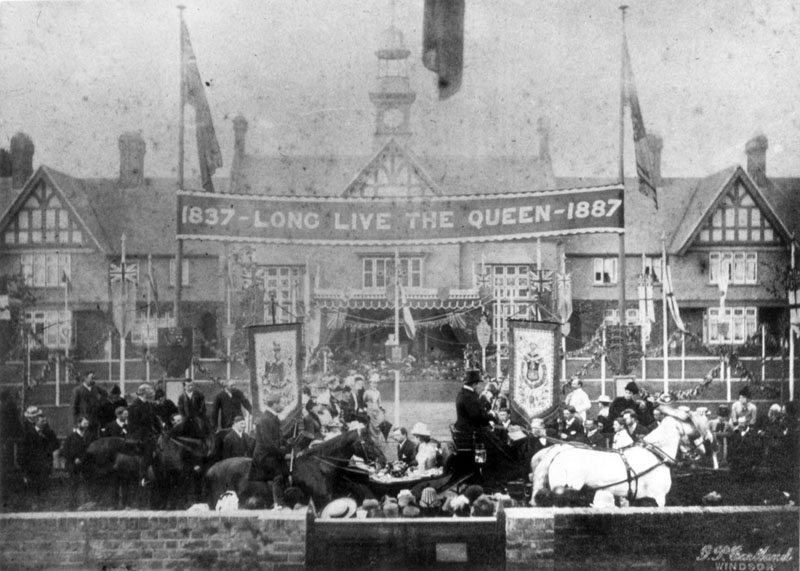 Rare Gold Medal Winning Royal Windsor Tapestries at auction The Royal Windsor Forum